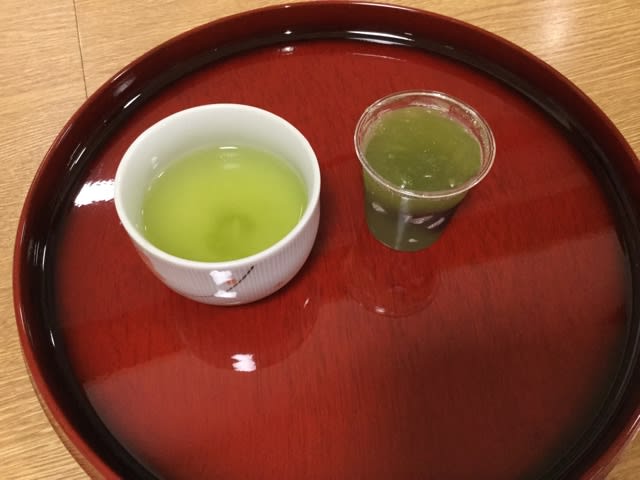 水まんじゅうとお茶