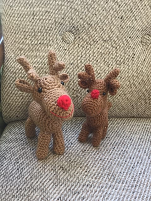利用者様の作ったかわいい鹿の編みぐるみ