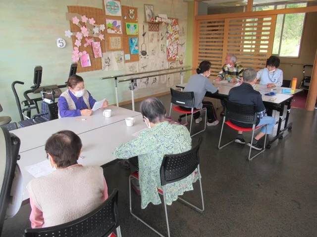 茶話会をしている入居者様