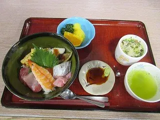 1月13日の海鮮ちらし丼の特別食