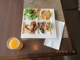 レストランのバイキング料理