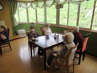 5月茶話会の様子