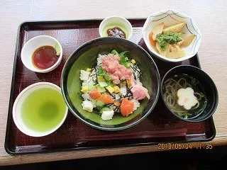 5月4日みどりの日の行事食のちらし寿司