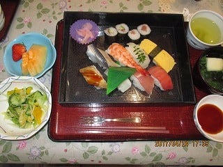 4月24日の特別食の握り寿司