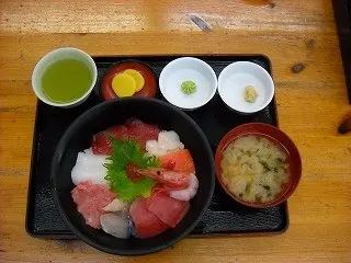 小川港の魚介料理