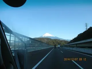 新東名高速道路からの富士山