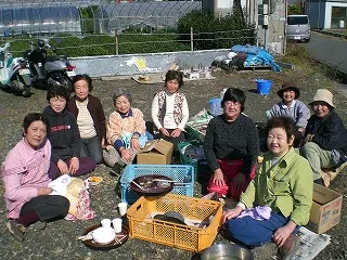 さつま芋掘り参加者の記念撮影
